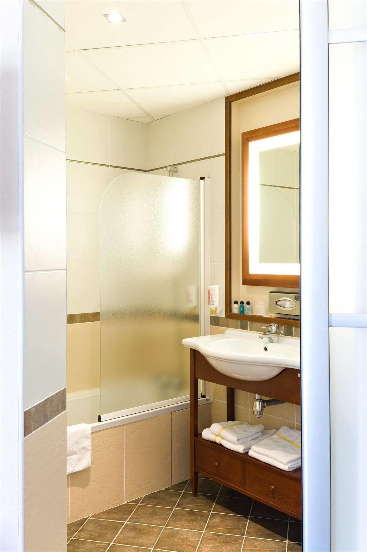 Kyriad Centre Gare - Atrium 3* Limoges
